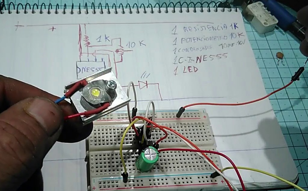 Componentes del circuito de estrobos